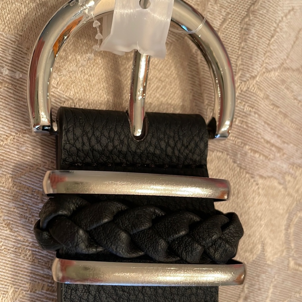 Ladies black belt with silver buckel